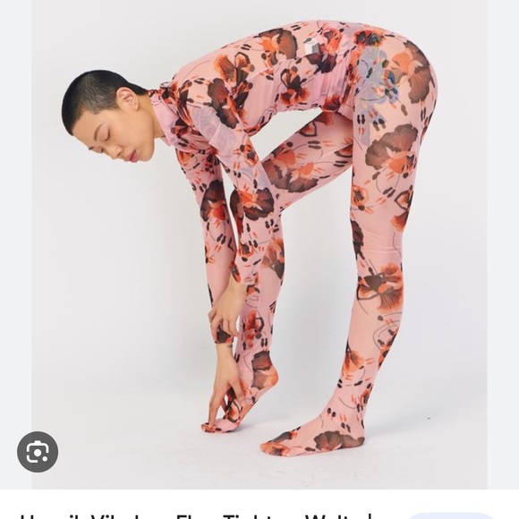 Sheer top and leggings, not a lot of stretch top is a large, bottom is a med - Picture 2 of 9